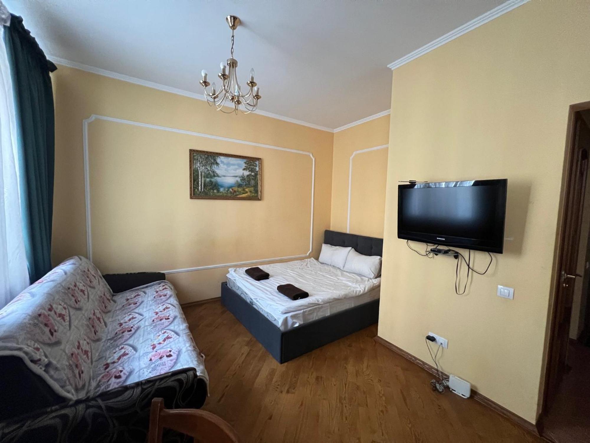 Central House Lviv Buitenkant foto