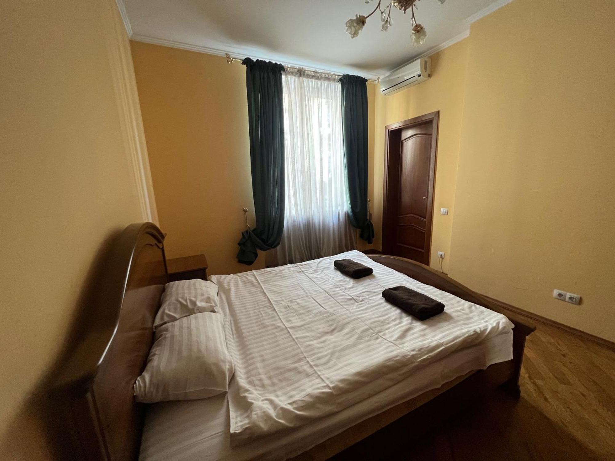 Central House Lviv Buitenkant foto