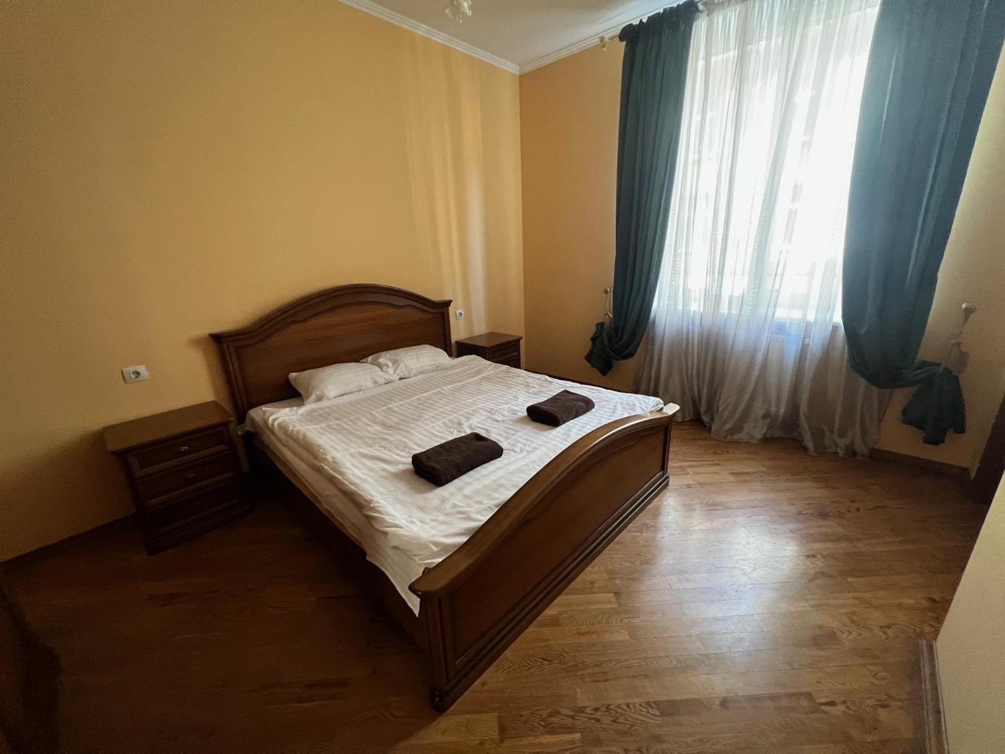 Central House Lviv Buitenkant foto